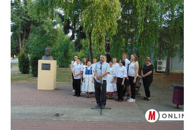 Ünnepi beszédet Dobai János, a tordai helyi közösség tanácselnöke mondott (Vidács Hajnalka felvétele)