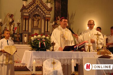 A szentmisét msgr. Mirko Štefković, a Nagybecskereki Egyházmegye püspöke mutatta be (Vidács Hajnalka felvétele)