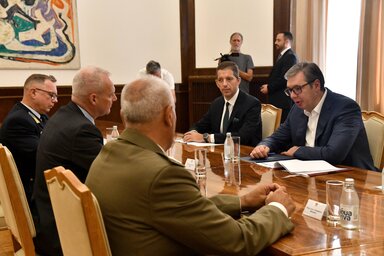 Boris Ruge és Aleksandar Vučić a megbeszélés kezdetén (Fotó: Beta)