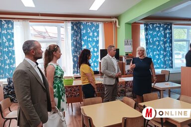 Fényszárosi Fekete Tímea, a Bambi igazgatónője mesélt az intézményben folyó oktató-nevelő munkáról a községi és a tartományi küldöttségnek (Fotó: Kazinczy Paszterkó Diana)