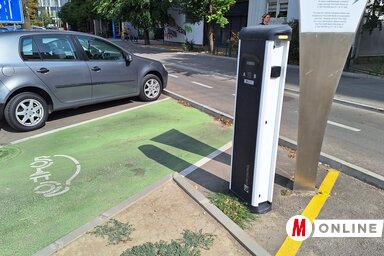 Országszerte bővítik az elektromos töltők hálózatát (Fotó: Ótos András)