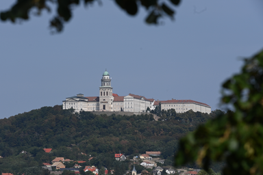 Az ezeréves bencés apátság (Fotó: MTI)