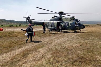 Az oltásba helikoptereket is bevontak (Fotó: Beta)