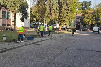 A közelgő városnapi rendezvény előtt alaposabb takarítást végeznek a Komgrad dolgozói