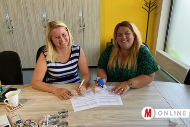 Zita Nađ i Edvina Erdedi na potpisivanju ugovora o medijskom partnerstvu / Fotografija Edvarda Molnara