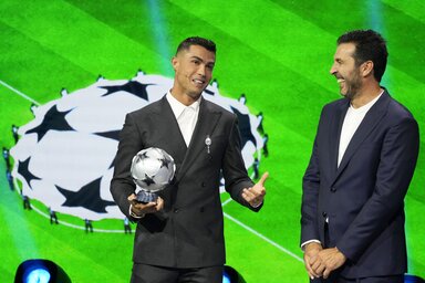 A két díjazott, Cristiano Ronaldo és Gianluigi Buffon / forrás: Beta/AP