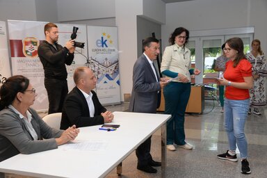 A képzés az oklevelek átadásával zárult (Dávid Csilla felvétele)