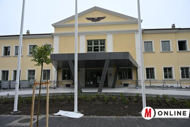 A vasútállomás előtti területet rendezték / Molnár Edvárd felvétele