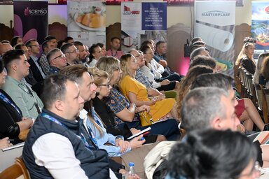 Pénteken is megtelt a palicsi Vigadó (Molnár Edvárd felvétele)