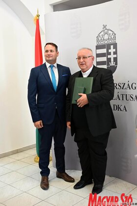 Magyar Érdemrend Lovagkereszt