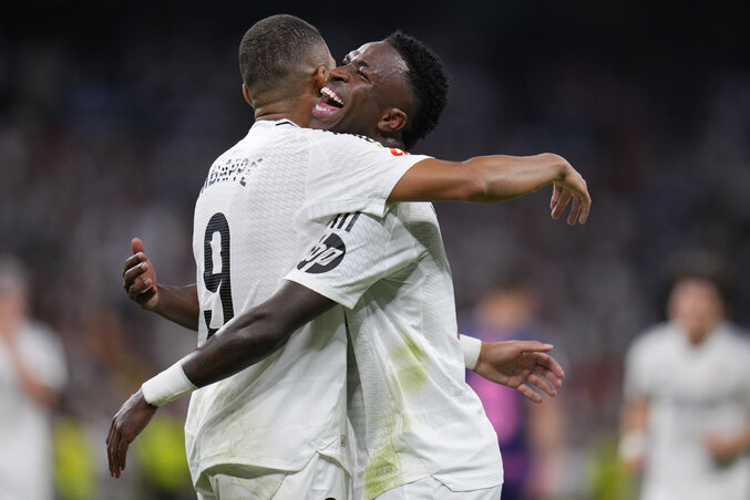 Vinicius Jr. ölelgeti Kylian Mbappét Vinicius Jr. ölelgeti Kylian Mbappét