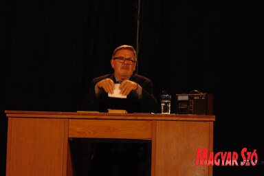 Jelenet az előadásból (Fotó: Vidács Hajnalka)