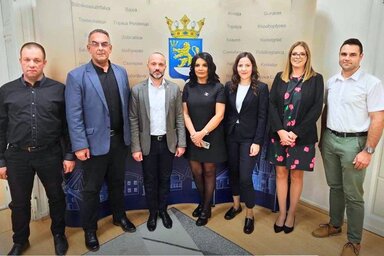 Milena Popović idegenforgalmi államtitkár topolyai vendéglátóival (Facebook/Szatmári Adrián)