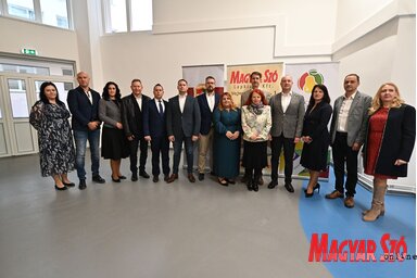 Zaposleni i gosti "Mađar soa" posetili su u petak odeljenje "Vackora" u Novom Sadu (fotografija Andraša Otoša)