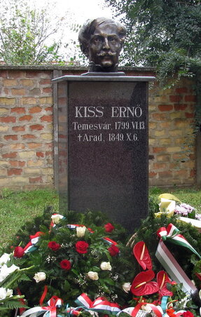 Replika a templomkertben (Fotó: Kecskés István) Replika a templomkertben (Fotó: Kecskés István)