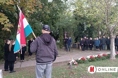 Az aradi vértanúkra emlékeztek, és az 1848/49-es forradalom és szabadságharc minden hőse előtt tisztelegtek Topolyán (Fotó:Kazinczy Paszterkó Diana felvétele)