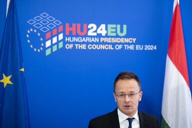 Szijjártó Péter sajtótájékoztatót tart Luxembourgban (Fotó: MTI)
