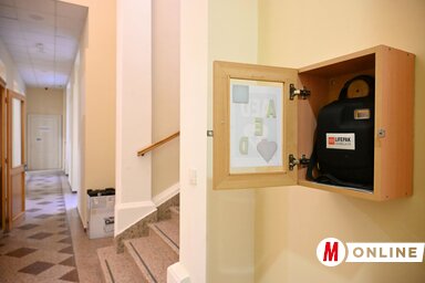 A városban több helyen találunk defibrillátort / Molnár Edvárd felvétele