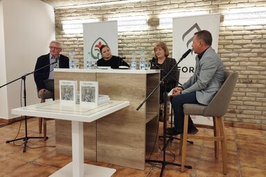 Füzi László, Ninkov K. Olga, Faragó Kornélia és Virág Gábor a könyvbemutatón (Lukács Melinda felvétele)