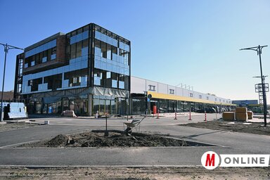 Zajlanak a munkálatok az új bevásárlóközpont épületén / Molnár Edvárd felvétele