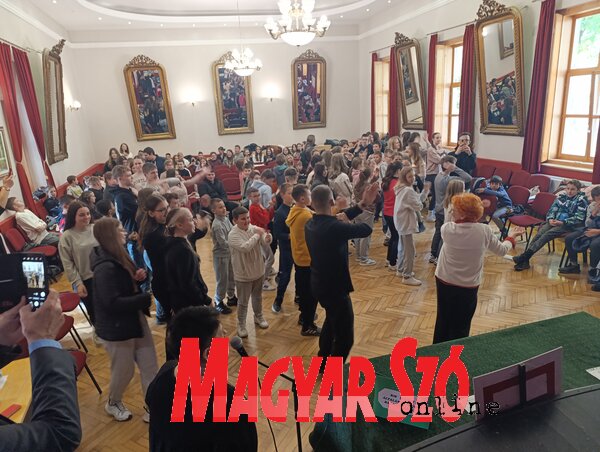 Zárótánc – Macarena Zárótánc – Macarena