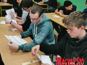 A Képes Ifjúság a topolyai Sinkovics József Műszaki Középiskolában