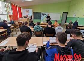 A Képes Ifjúság a topolyai Sinkovics József Műszaki Középiskolában