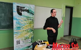 A Képes Ifjúság a topolyai Sinkovics József Műszaki Középiskolában