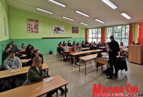 A Képes Ifjúság a topolyai Sinkovics József Műszaki Középiskolában