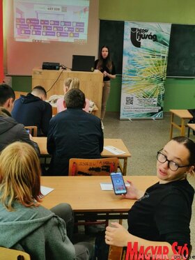 A Képes Ifjúság a topolyai Sinkovics József Műszaki Középiskolában
