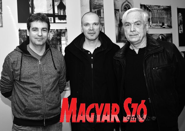 A Forum Képzőművészeti Díj 2017-es átadóján, ahol Tarkó János munkásságát méltatta (balról jobbra: Csernik Előd, Antal Szilárd és Szombathy Bálint) (Dávid Csilla felvétele) A Forum Képzőművészeti Díj 2017-es átadóján, ahol Tarkó János munkásságát méltatta (balról jobbra: Csernik Előd, Antal Szilárd és Szombathy Bálint) (Dávid Csilla felvétele)