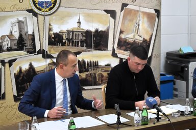 Dr. Vuk Radojević és Aleksandar Đekić (Forrás: Facebook/Óbecse Község oldala)