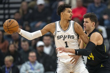 Második éve elején az NBA egyik elit klubjában: Victor Wembanyama (Fotó: Beta/AP)