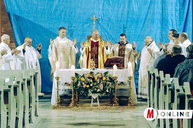 A doroszlói ünnepi szentmisén több hazai, magyarországi és horvátországi egyházi méltóság is részt vett (Fotó: L. Móger Tímea)