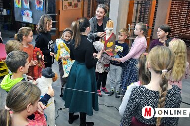 A mesemondás nemezfigurákkal még izgalmasabb (Gergely Árpád felvétele)