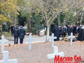 Az 1944/45-ös partizánterror ártatlan áldozataira emlékeztek Topolyán