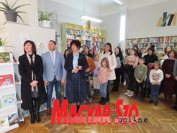 A kibővített és megújult gyermekkönyvtár megnyitója Adán (Csincsik Zsolt felvétele) A kibővített és megújult gyermekkönyvtár megnyitója Adán (Csincsik Zsolt felvétele)