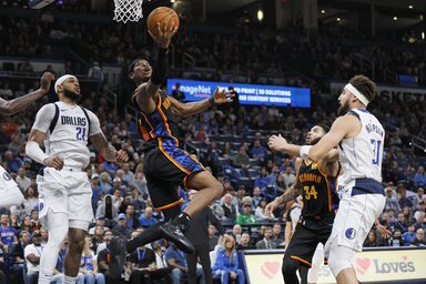 Shai Gilgeous-Alexander akrobatikus kosara. A Thunder nem tudott fordítani a Dončić nélküli Dallas ellen (Fotó: Beta/AP)