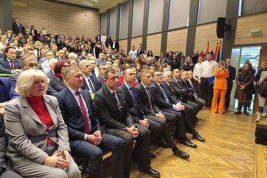 A jubileumon jelen voltak a tartományi és köztársasági kormány, valamint számos intézmény képviselői is (A tartományi kormány felvétele)