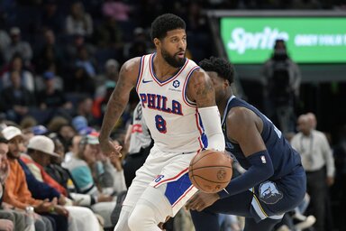 Paul George térdsérüléssel szállt ki a memphisi mérkőzésből (Fotó: Beta/AP)