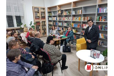 Megtelt érdeklődőkkel a bácskossuthfalvi könyvtár (Kazinczy Paszterkó Diana felvétele)