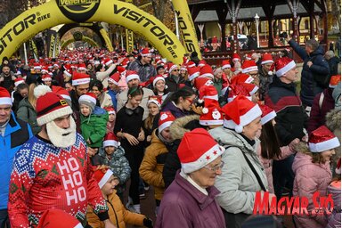 Mikulásfutás Palicson (Molnár Edvárd felvétele)