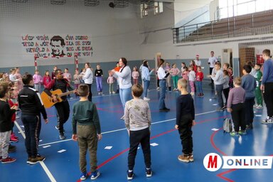 A hatvan, hittanra járó általános iskolás gyerekkel tíz animátor foglalkozott (Fotó: Kecskés István felvétele)