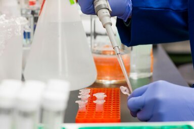 A tanóra közben itta meg a vegyszert a diáklány