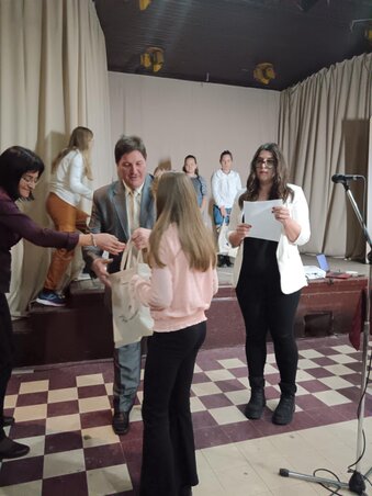Az irodalmi és a rajzpályázat díjátadója (Crnkovity Éva felvétele) Az irodalmi és a rajzpályázat díjátadója (Crnkovity Éva felvétele)