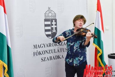 Lajkó Félix hegedűművész (Molnár Edvárd felvétele)