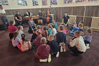 A gyermekeknek szánt program rövid hangszerbemutatóval kezdődött (Fotó: Ady Endre ME)