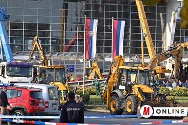 Az újvidéki vasútállomáson történt tizenöt áldozatot követelő tragédia miatt elmarad a szilveszterezés Szabadkán (Fotó: Ótos András felvétele)