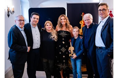 A Virtuózok magyar zsűrije, Peller Mariann producer és Balogh Ádám versenyző (Steirer Máté és Hegedűs Bence)