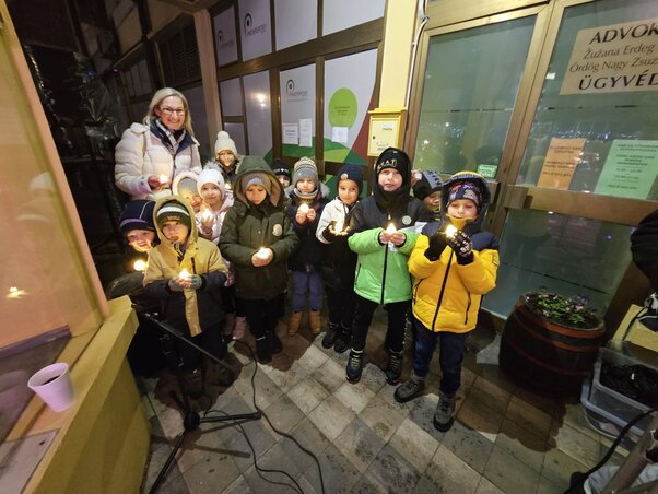 Kétnapos adventi vásár Magyarkanizsán (Puskás Károly felvétele) Kétnapos adventi vásár Magyarkanizsán (Puskás Károly felvétele)